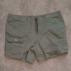 Market & Spruce Sage Cargo Shorts